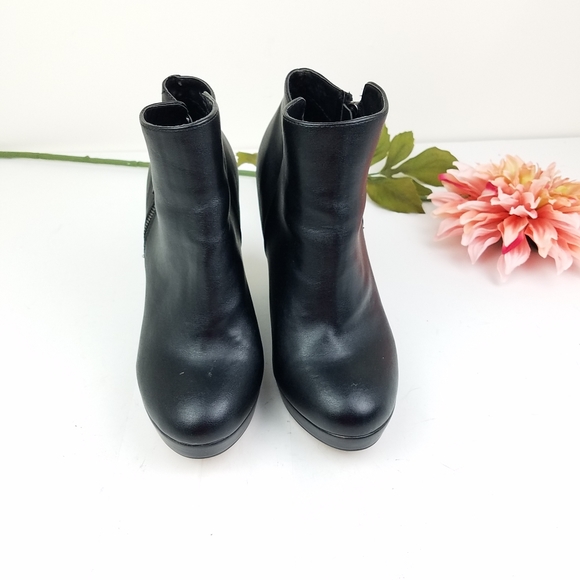 Torrid black platform wedge size zip ankle bootie - Picture 5 of 6